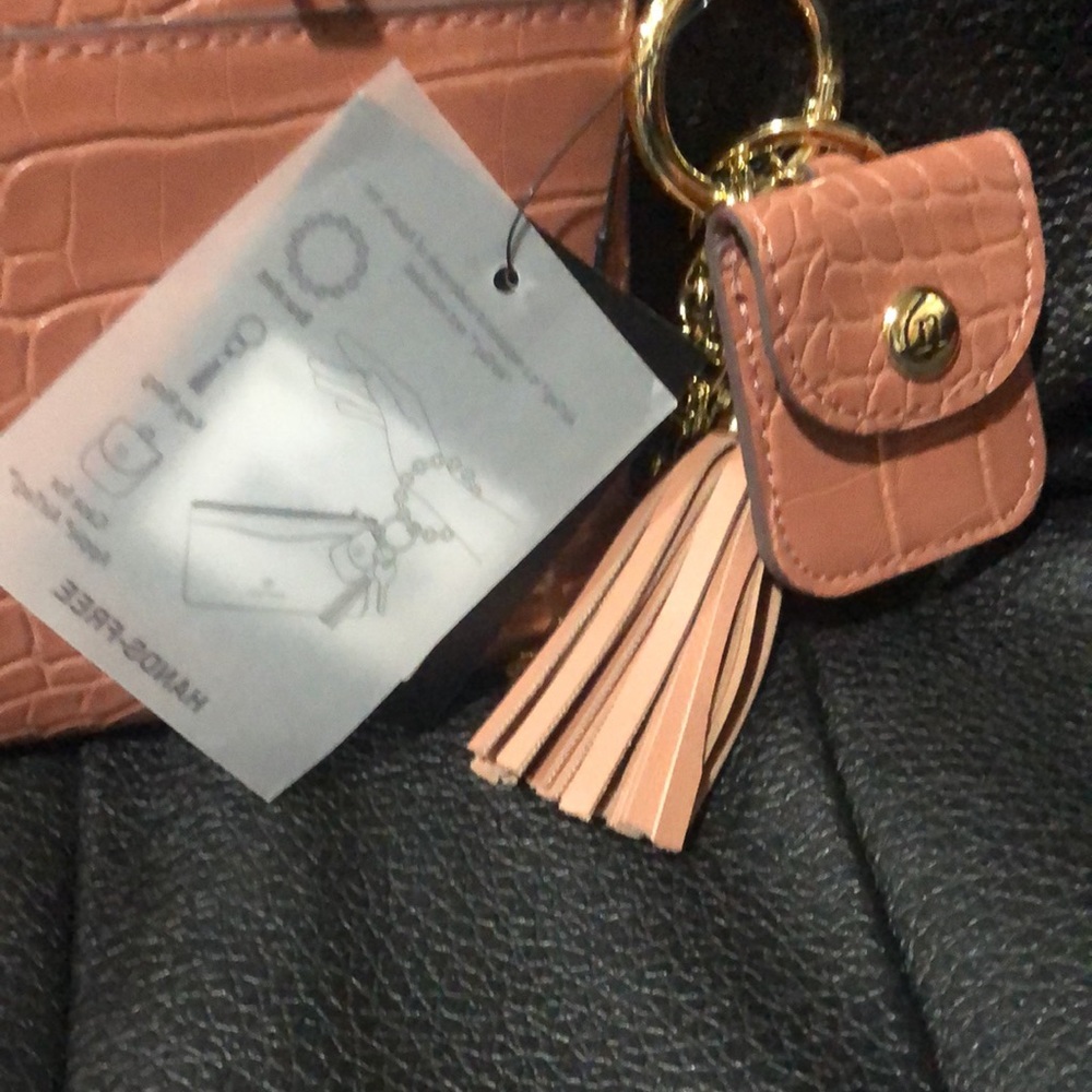 NWT Nanette Lepore wristlet wallet - Picture 3 of 4